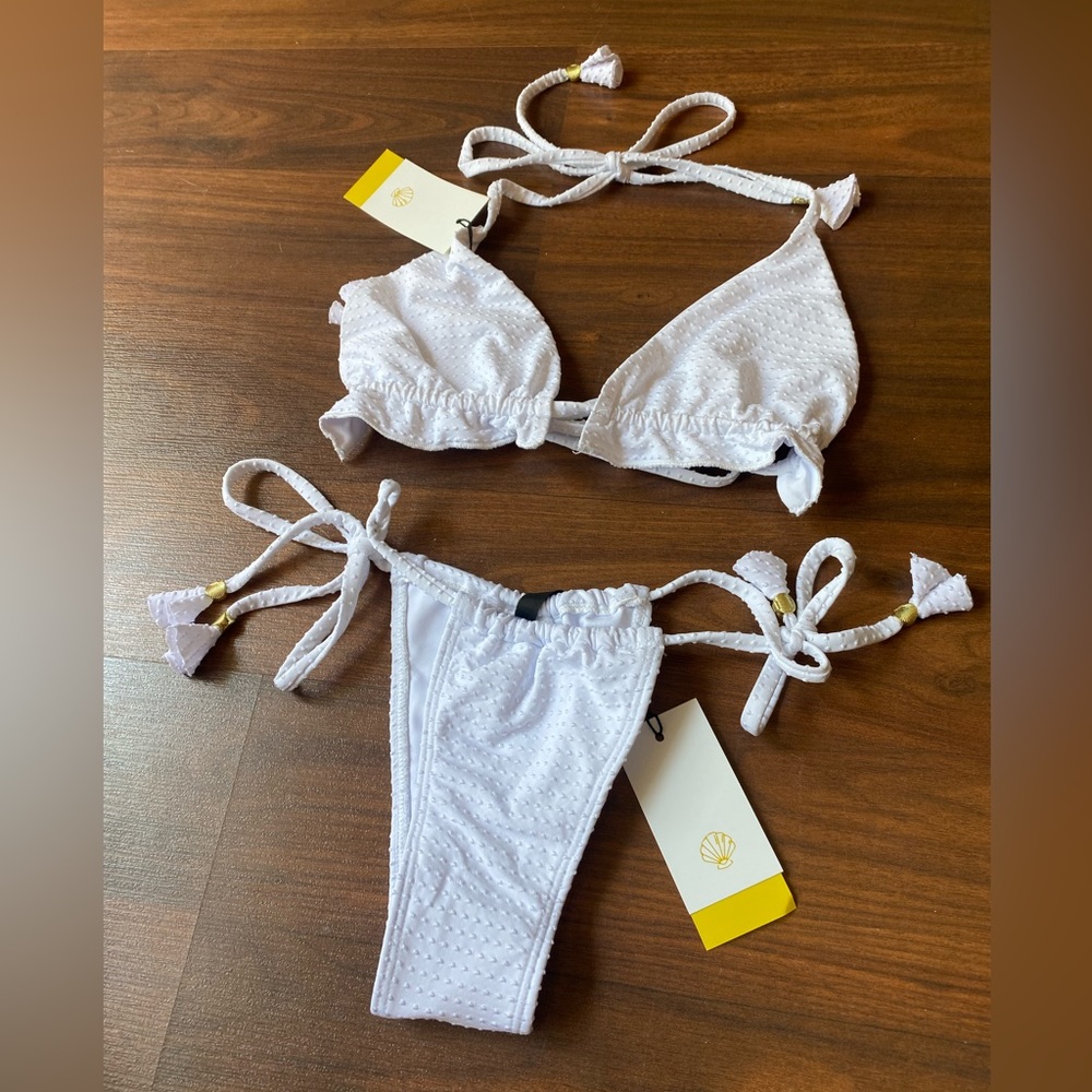 White string bikini - Picture 2 of 4